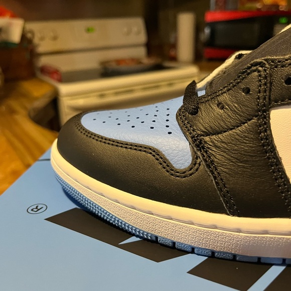 Air Jordan 1 High Retro UNC TOE University Blue size 11 Mens (2023) - Picture 5 of 13